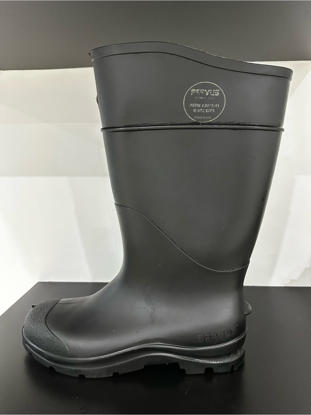 SERVUS WORK BOOTS, MADE IN USA, TECHNOLOGY AND COMFORT IN 14” SIZE: 10 MENS.
